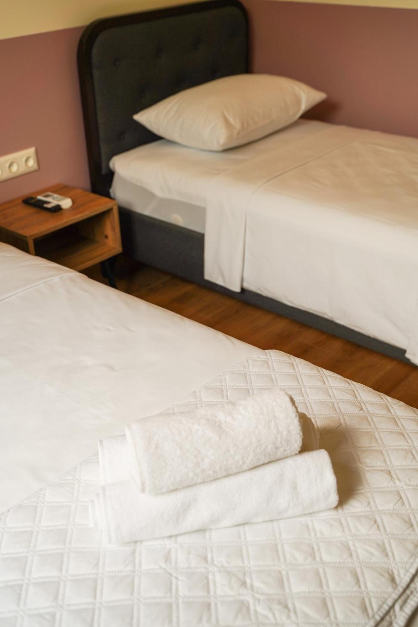 Dro Hotel Kutaiszi Kültér fotó
