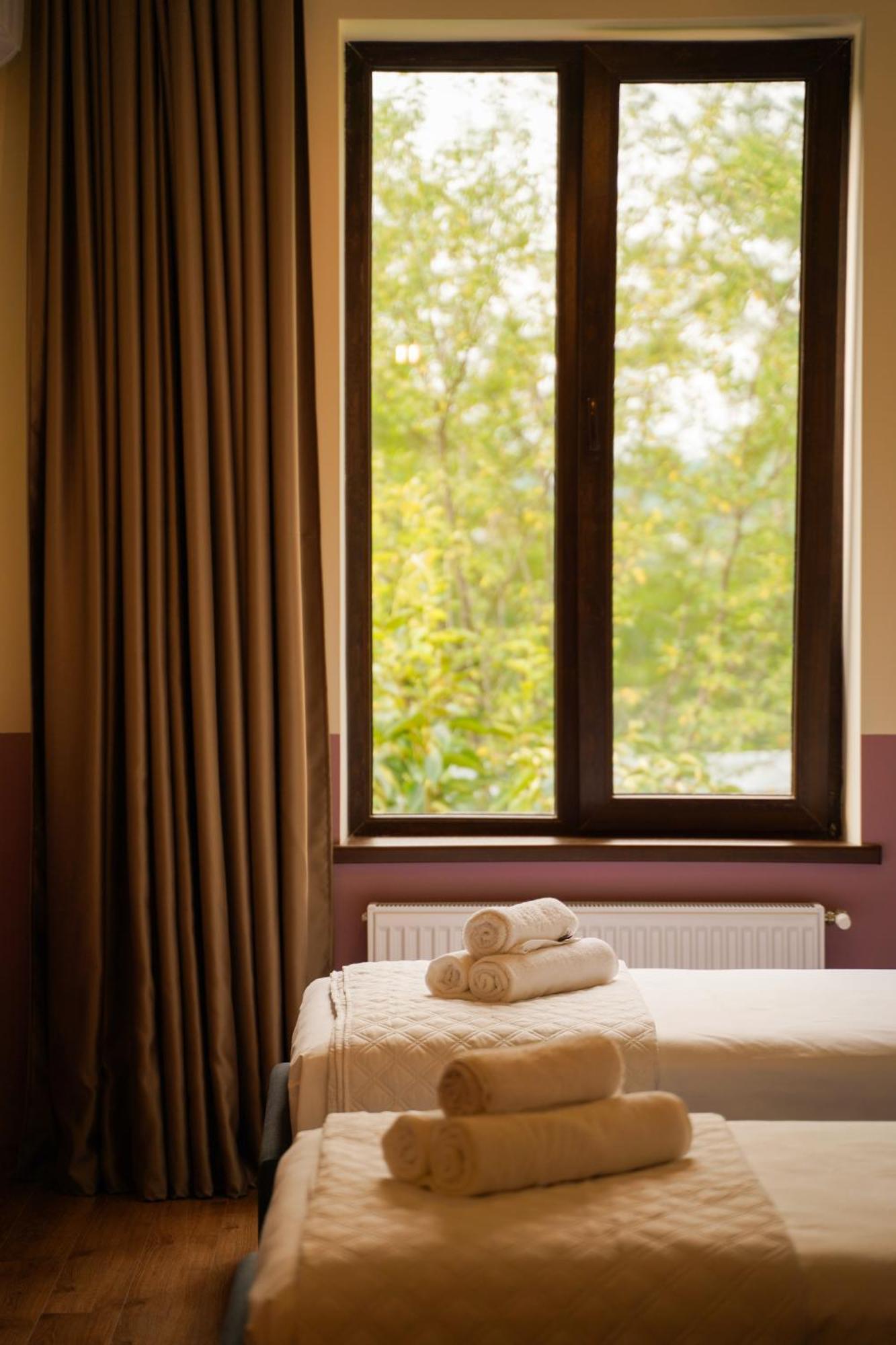 Dro Hotel Kutaiszi Kültér fotó