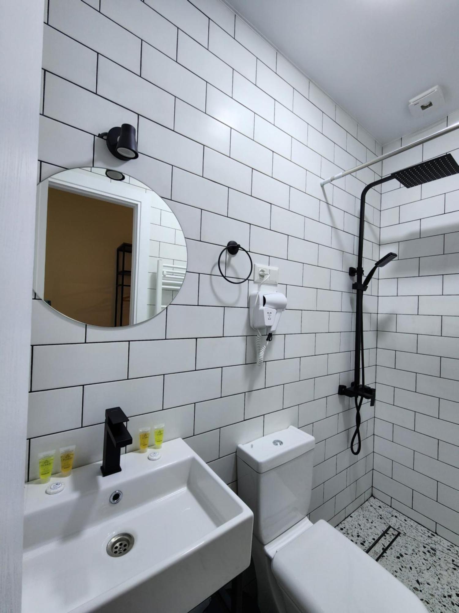 Dro Hotel Kutaiszi Kültér fotó