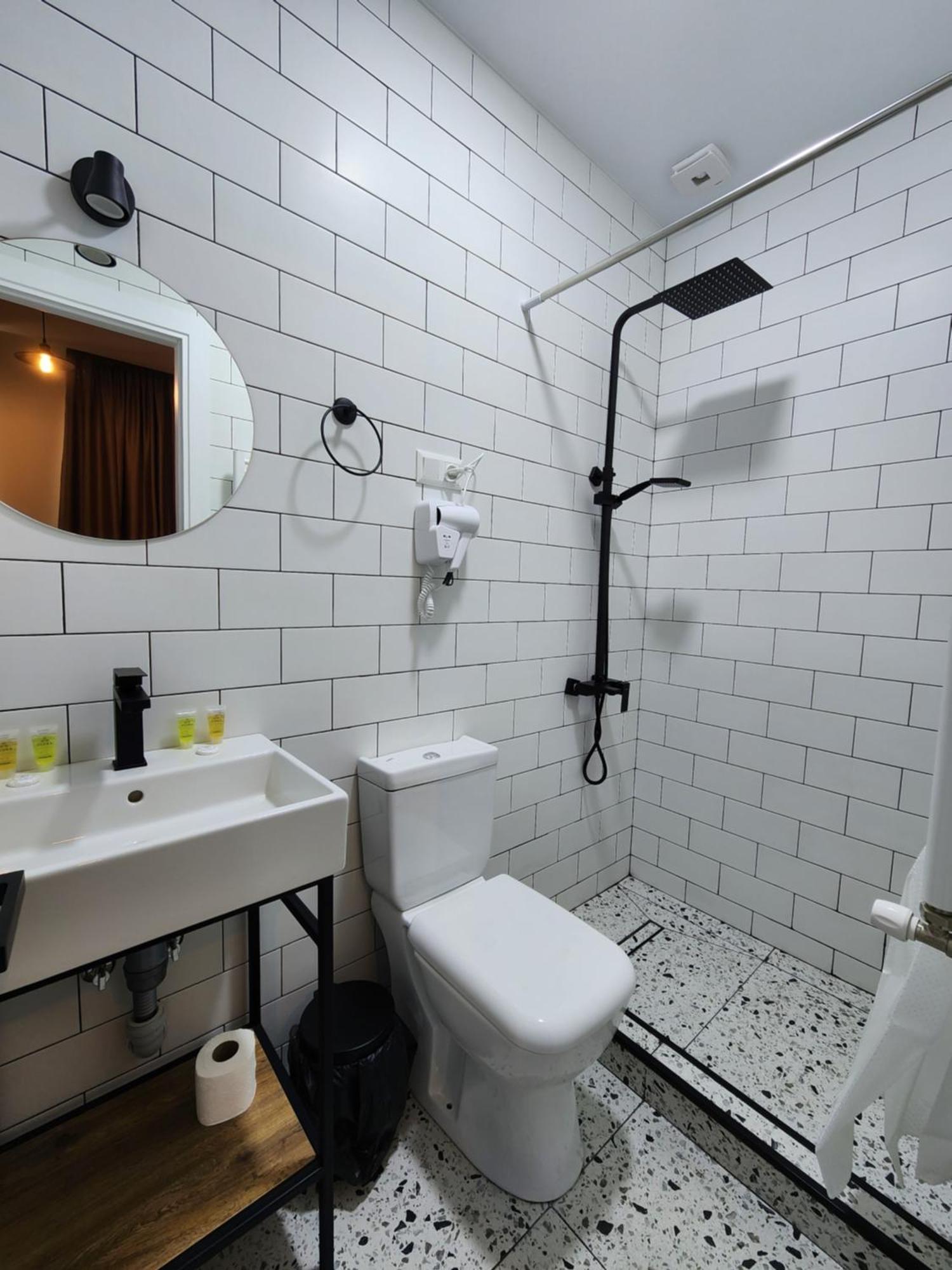 Dro Hotel Kutaiszi Kültér fotó